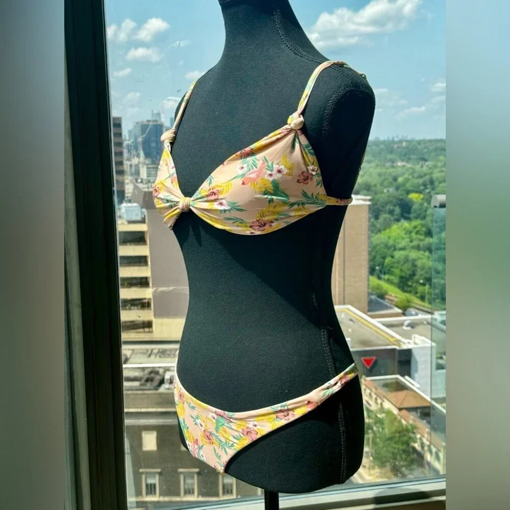 🆕 LOVE & LEMONS 🧿 NWOT Antigua Knot Thong Bikini Set - Size Small